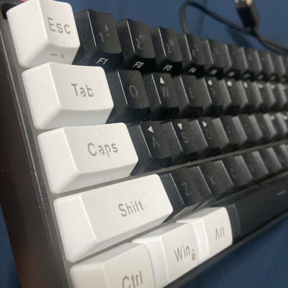 RGB streamer gaming  keyboard - Picture 2 of 4